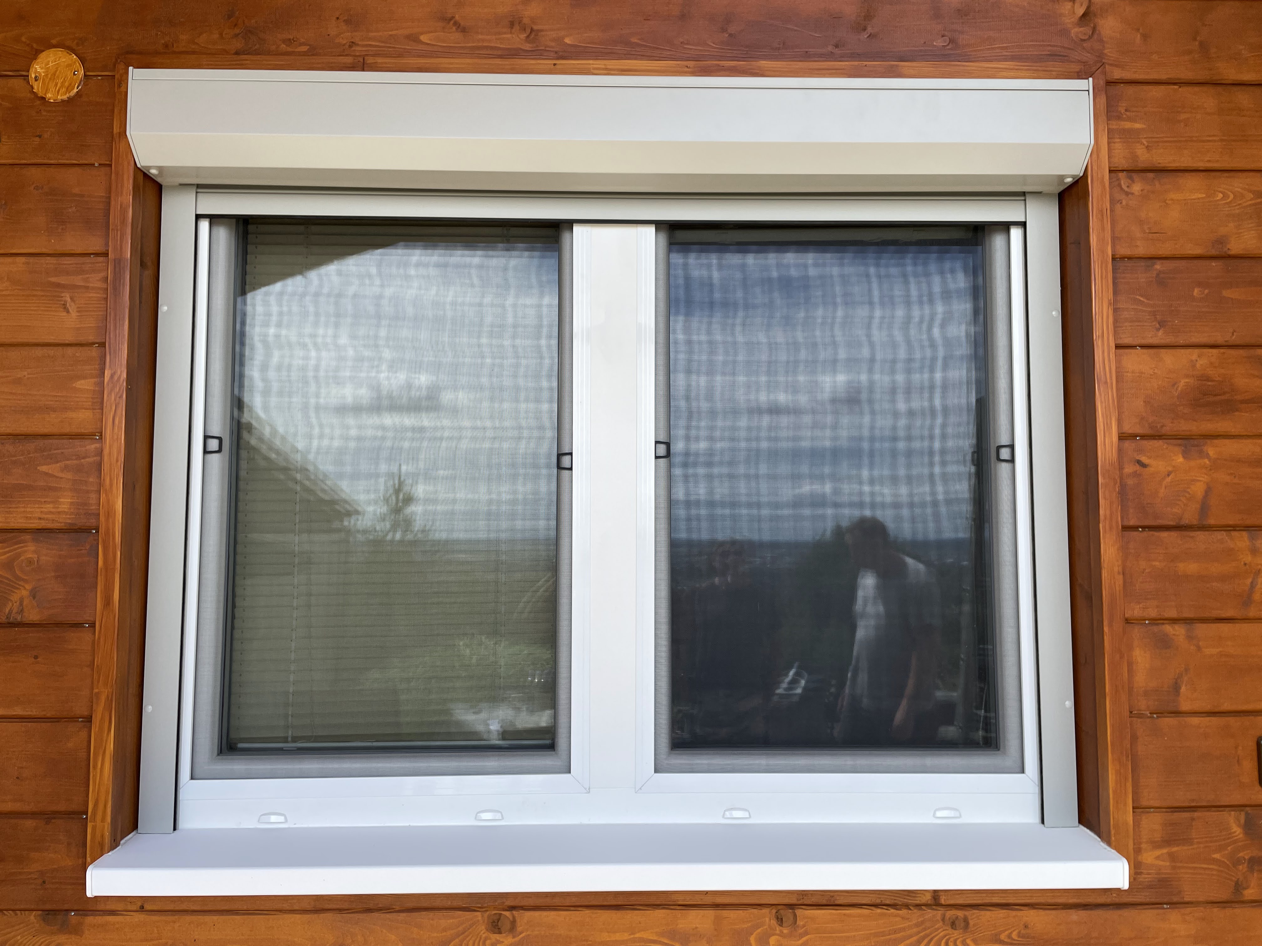 Venkovní hliníková roleta s motorem 1300 x 1015 mm - Antracit