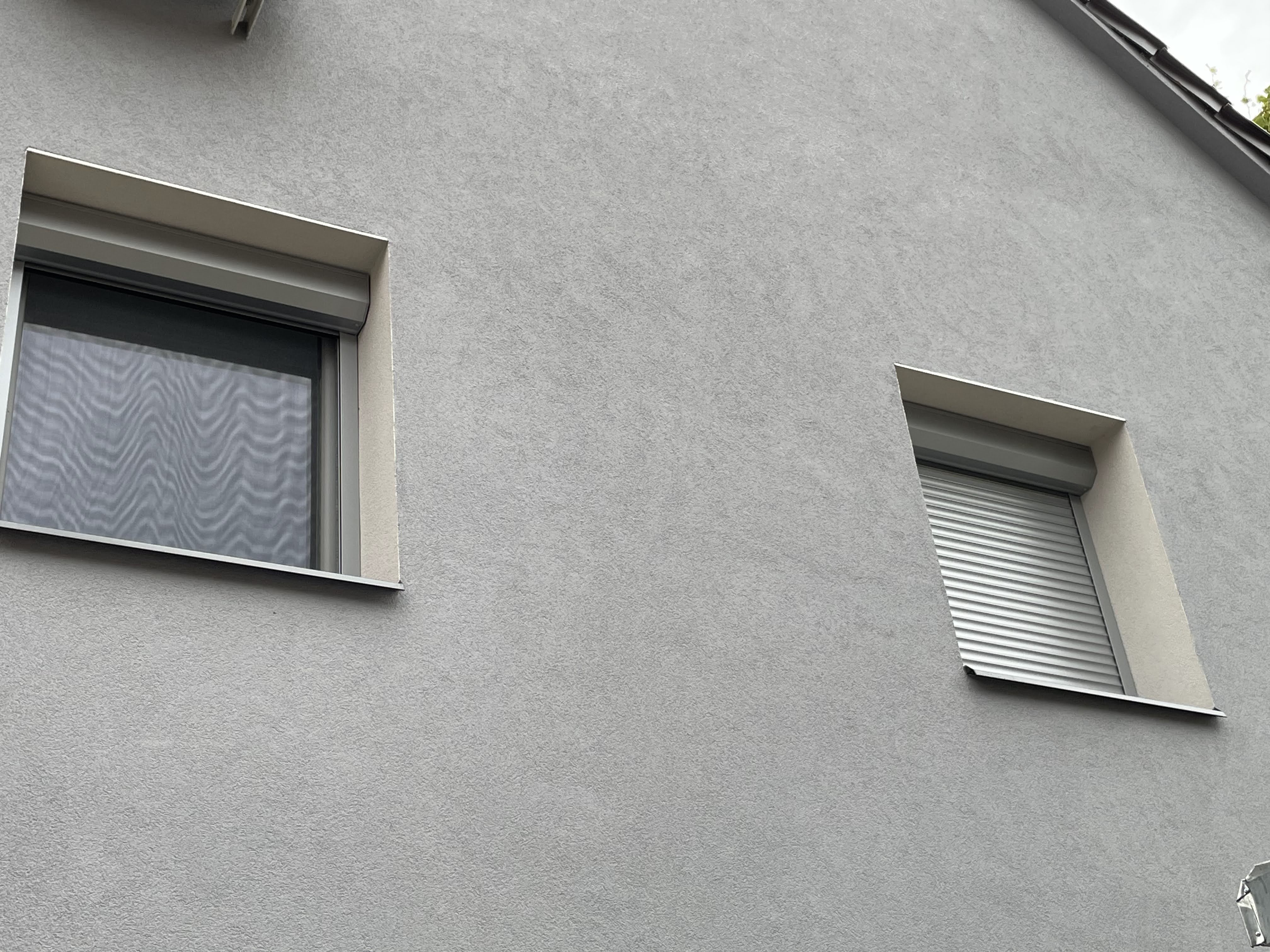 Venkovní hliníková roleta s motorem 1300 x 1015 mm - Hnědá