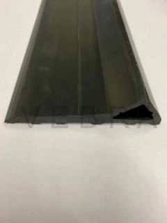 Podlahové těsnění pro sekční a rolovací vrata do 6 m